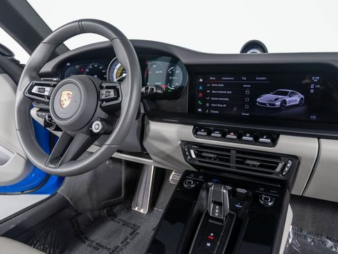 Certified 2024 Porsche 911 Carrera GTS image 27