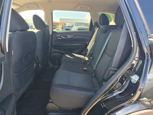 Used 2019 Nissan Rogue SV AWD/4WD image 16
