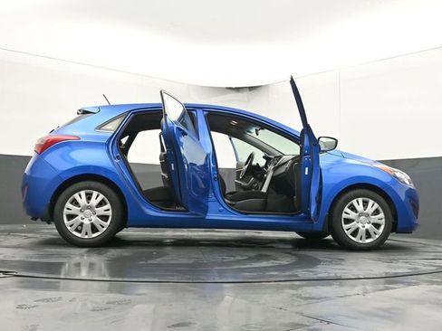 Used 2017 Hyundai Elantra GT image 70