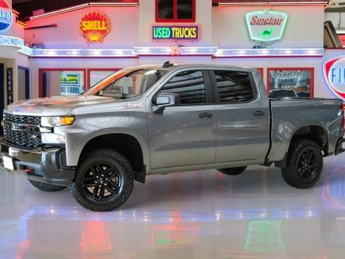 Used 2021 Chevrolet Silverado 1500 Custom Trail Boss w/ LPO, Dark Essentials Package image 2