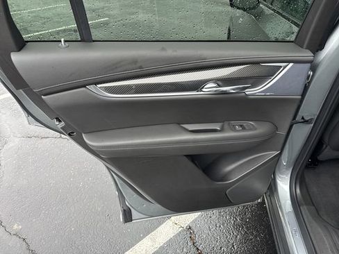 Used 2024 Cadillac XT6 Sport image 37