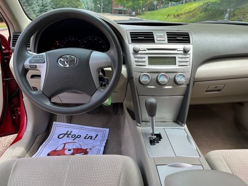 Used 2011 Toyota Camry LE FWD image 19