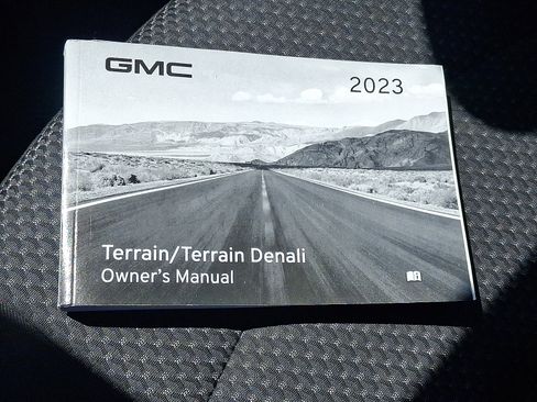 Used 2023 GMC Terrain SLE w/ Elevation Edition AWD/4WD image 26