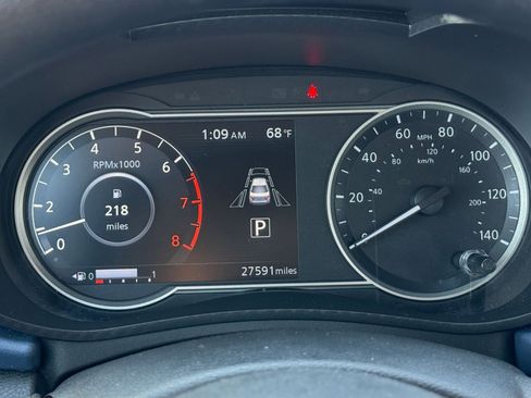 Used 2025 Nissan Versa SV image 40