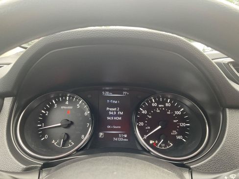 Used 2017 Nissan Rogue S AWD/4WD image 14