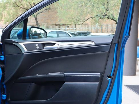 Used 2019 Ford Fusion SE FWD image 33