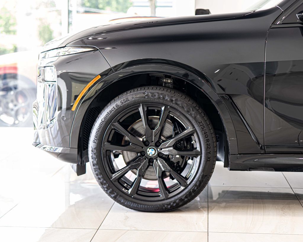 Used 2026 BMW X7 xDrive40i w/ M Sport Package AWD/4WD image 8