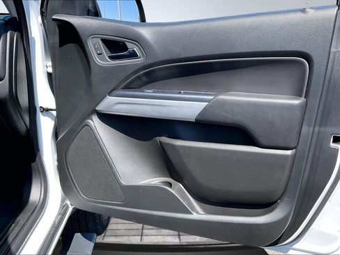 Used 2022 Chevrolet Colorado LT RWD image 24