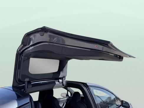 Used 2023 Tesla Model X image 37