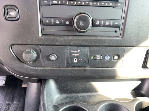 Used 2021 Chevrolet Express 2500 w/ Driver Convenience Package image 18