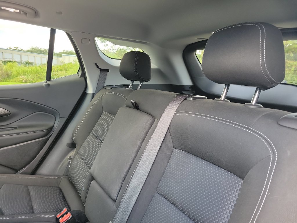 Used 2024 GMC Terrain SLE w/ Driver Convenience Package FWD image 23
