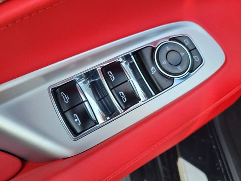 Used 2025 Chevrolet Corvette Z06 RWD image 13