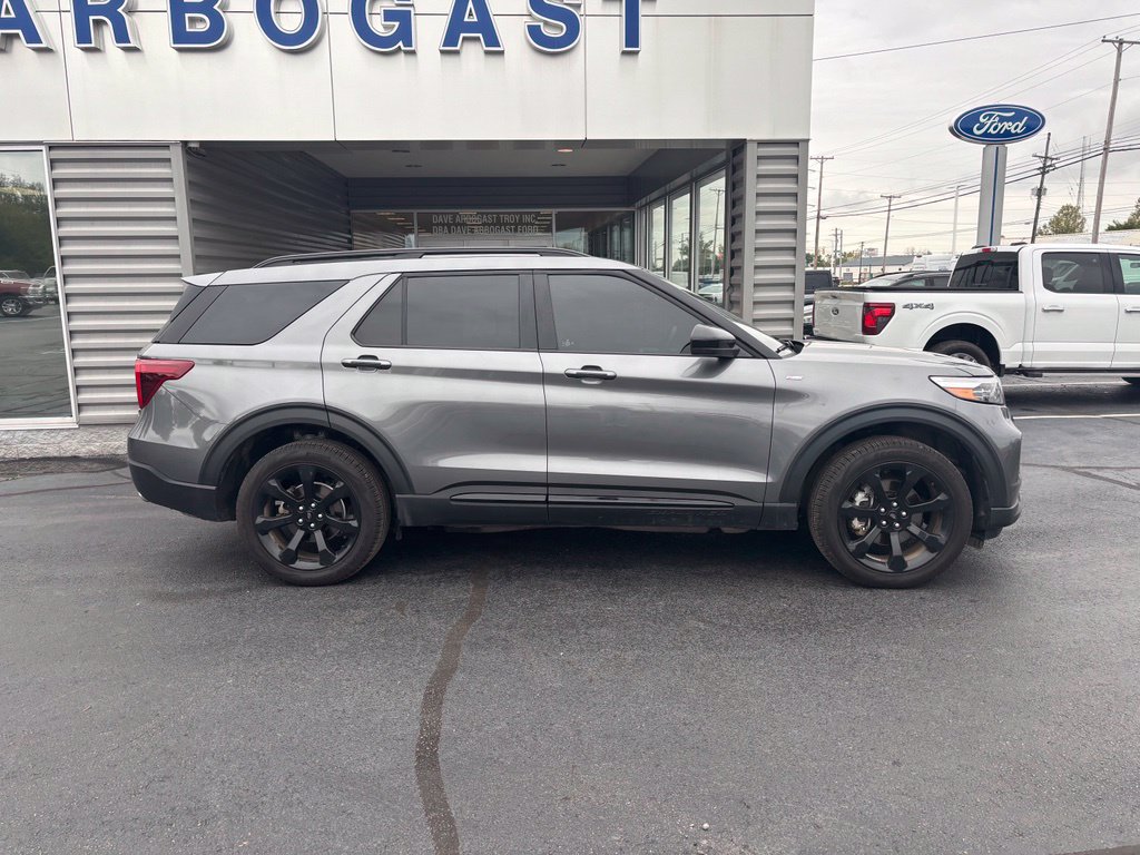 Used 2024 Ford Explorer ST-Line w/ Class IV Trailer Tow Package AWD/4WD image 3