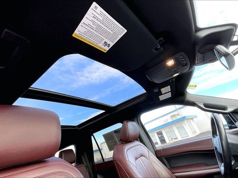 Used 2023 Ford Expedition Limited image 22