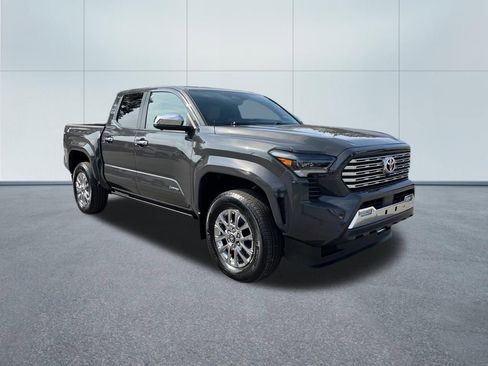 Used 2025 Toyota Tacoma Limited image 4