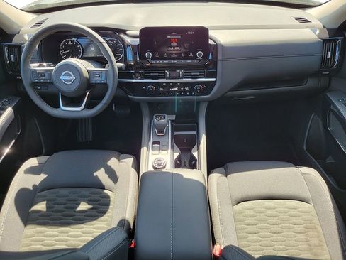 New 2025 Nissan Pathfinder SV w/ SV Premium Package image 20