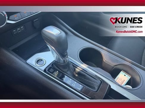 Used 2025 Nissan Altima 2.5 SV FWD image 29
