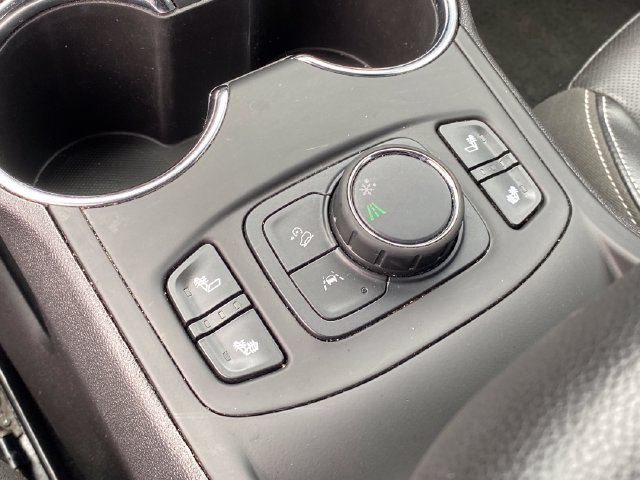 Certified 2024 GMC Terrain SLT FWD image 13