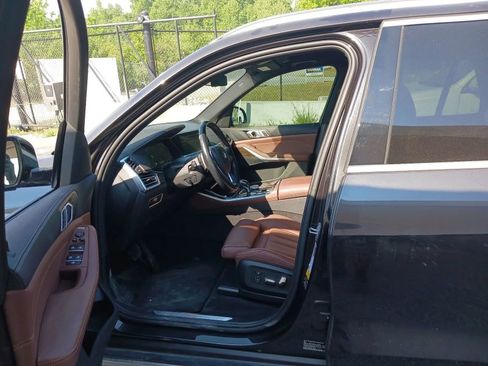 Used 2019 BMW X5 xDrive40i w/ Premium Package 2 AWD/4WD image 4