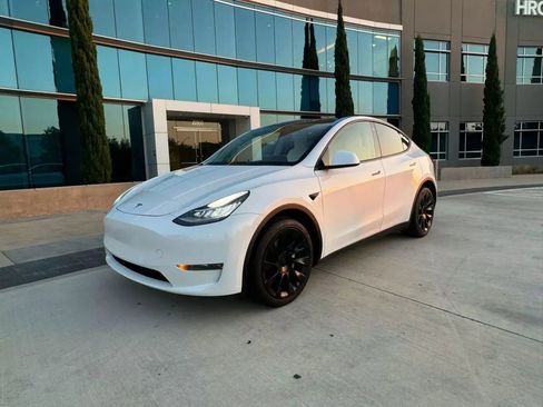 Used 2021 Tesla Model Y Long Range AWD/4WD image 5