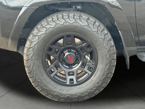 Used 2021 Toyota 4Runner TRD Off-Road Premium w/ Moonroof Package AWD/4WD image 32