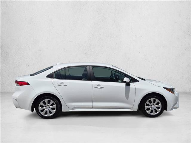 Used 2025 Toyota Corolla LE FWD image 4