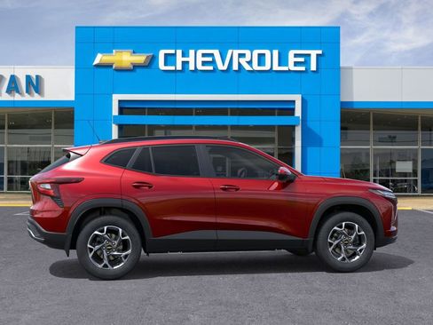 New 2026 Chevrolet Trax LT w/ Driver Confidence Package image 5