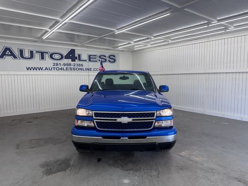 Used 2004 Chevrolet Silverado 1500 W/T RWD image 2
