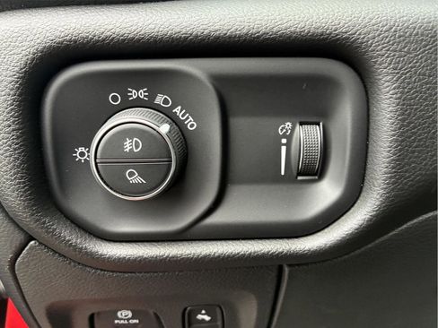 Used 2023 RAM 1500 Big Horn AWD/4WD image 17