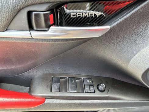 Used 2022 Toyota Camry SE w/ Audio Upgrade Package FWD image 13