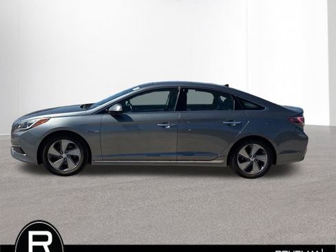 Used 2017 Hyundai Sonata Limited w/ Ultimate Package 02 FWD image 2