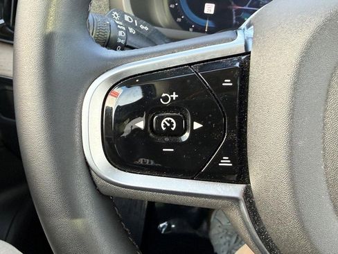 Used 2025 Volvo XC90 B6 Plus image 19