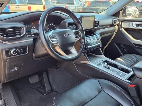 Used 2023 Ford Explorer Limited w/ Equipment Group 301A image 23