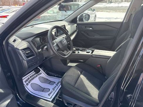 Certified 2025 Nissan Rogue SV AWD/4WD image 18