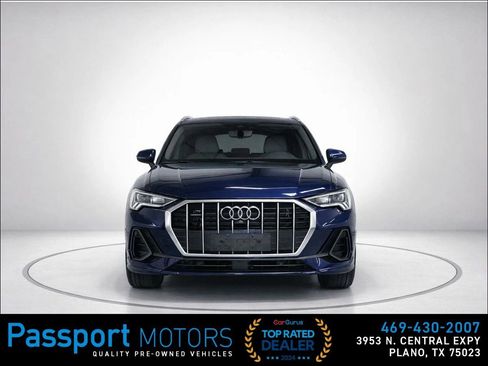 Used 2023 Audi Q3 2.0T Premium w/ Convenience Package image 2