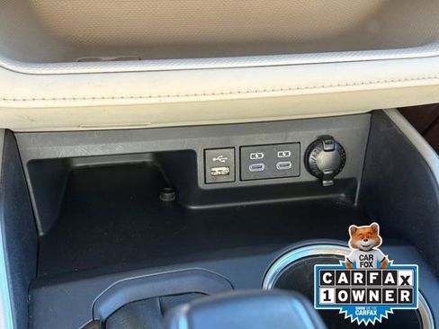 Used 2022 Toyota Highlander XLE image 14