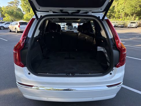 Used 2025 Volvo XC90 B5 Core AWD/4WD image 34
