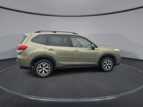 Used 2020 Subaru Forester Premium image 9