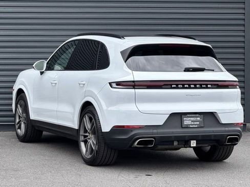 Used 2024 Porsche Cayenne AWD/4WD image 3