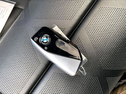 Used 2024 BMW i7 eDrive50 RWD image 27