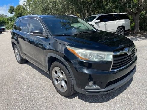 Used 2015 Toyota Highlander Limited Platinum FWD image 1