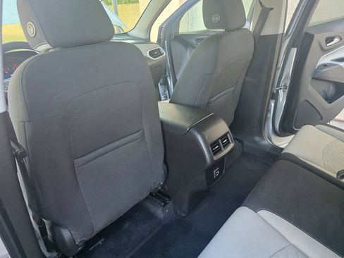 Used 2020 Chevrolet Equinox LT FWD image 28