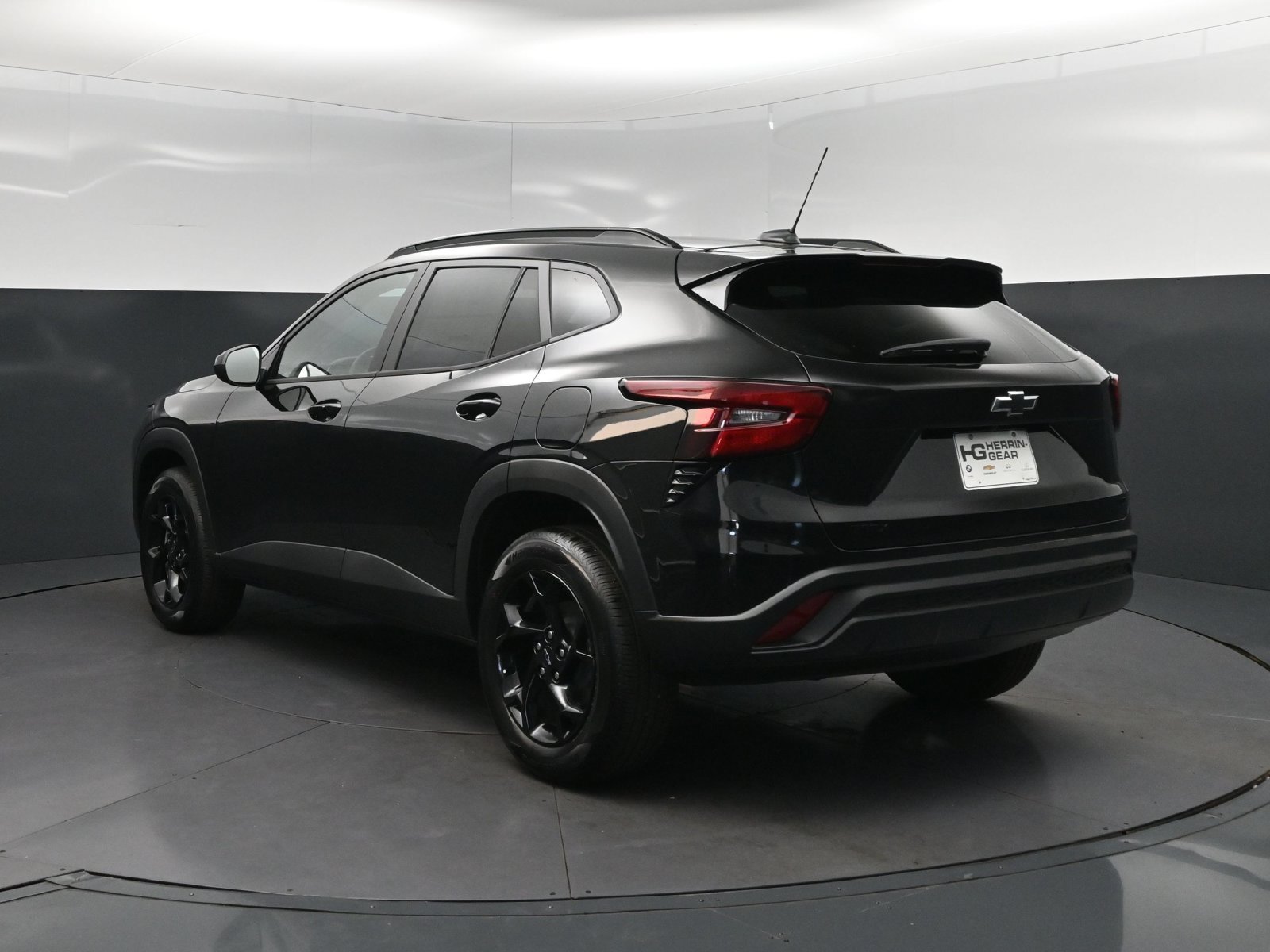 New 2026 Chevrolet Trax LT w/ Midnight Edition FWD image 5