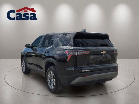 Used 2025 Chevrolet Equinox LT FWD image 2