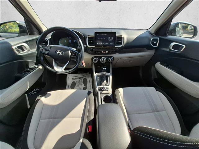 Used 2023 Hyundai Venue SEL FWD image 17