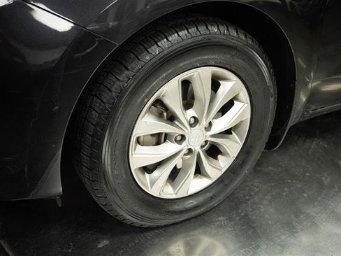 Used 2020 Kia Sedona LX FWD image 4