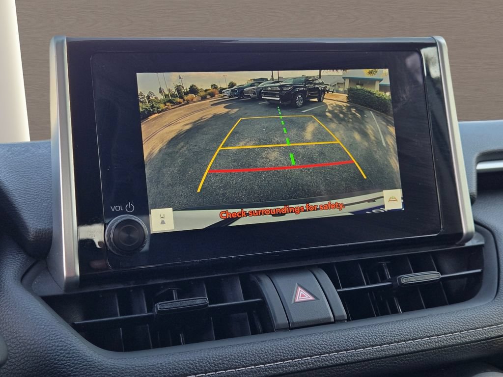 Used 2025 Toyota RAV4 XLE FWD image 28