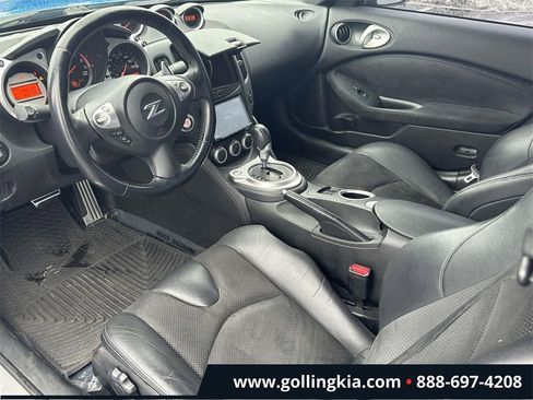 Used 2009 Nissan 370Z Touring w/ Sport Pkg image 12