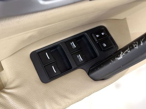 Used 2009 Acura TL 4dr Sdn 2WD image 13