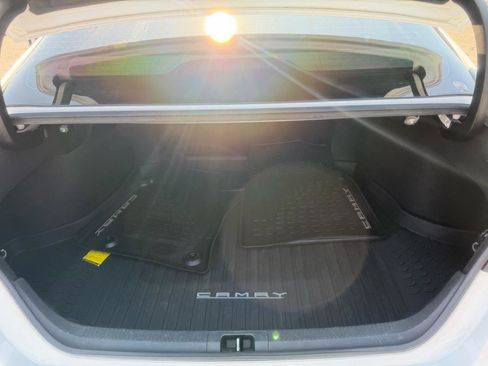 Used 2020 Toyota Camry SE image 29